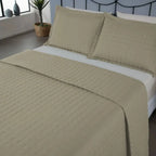 Kit Cobre Leito Matelado Copacabana 3 Peças Casal 100% Poliéster Micropercal 300 Fios Charme da Casa