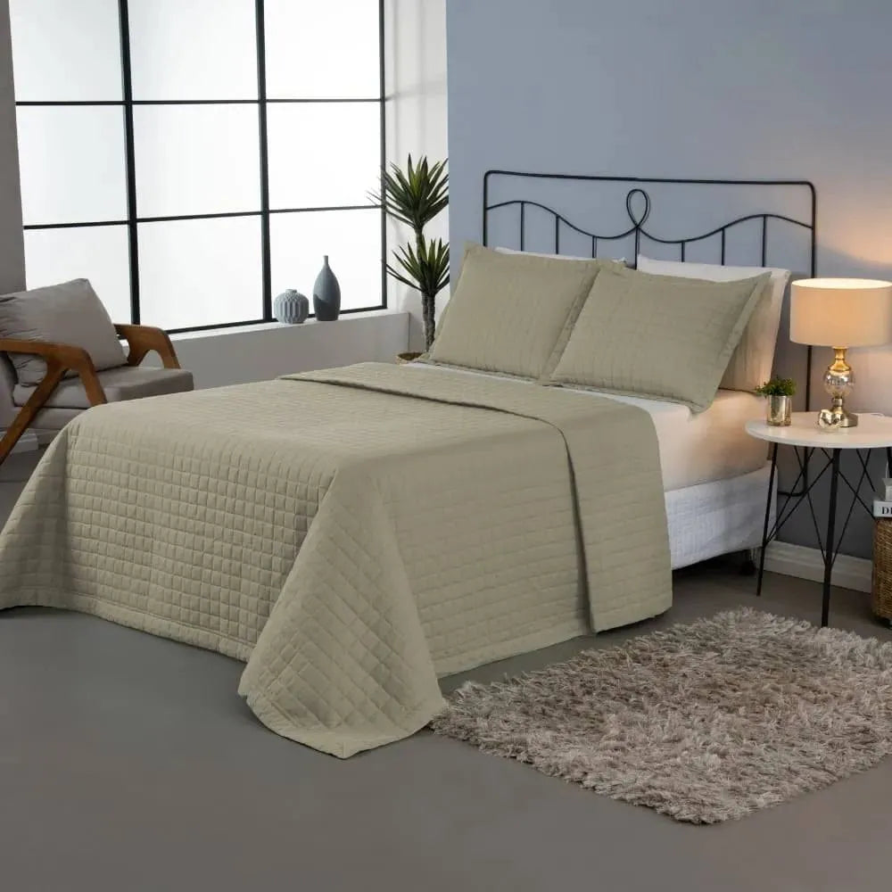 Kit Cobre Leito Matelado Copacabana 3 Peças Casal 100% Poliéster Micropercal 300 Fios Charme da Casa