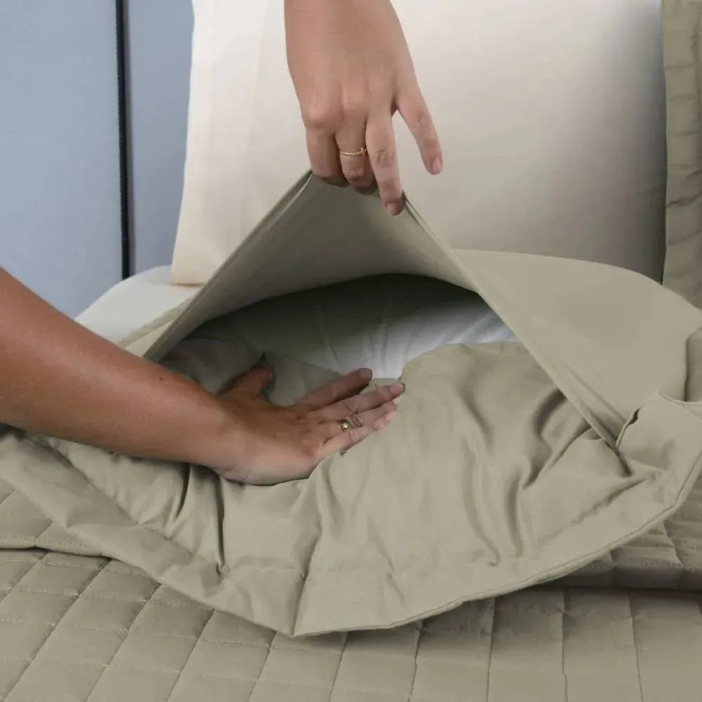 Kit Cobre Leito Matelado Copacabana 3 Peças Casal 100% Poliéster Micropercal 300 Fios Charme da Casa
